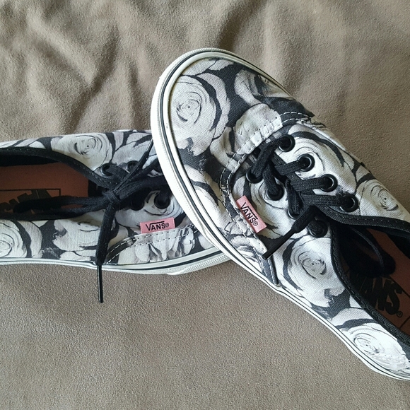 Vans - Picture 2 of 2